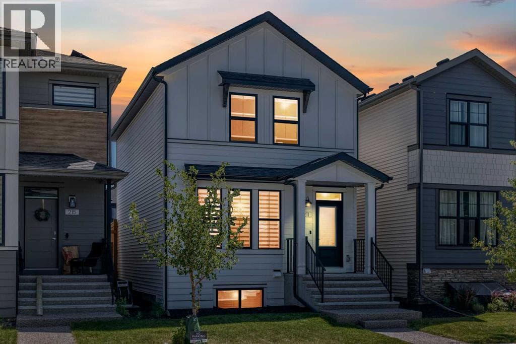 211 Silverton Glen Crescent SW