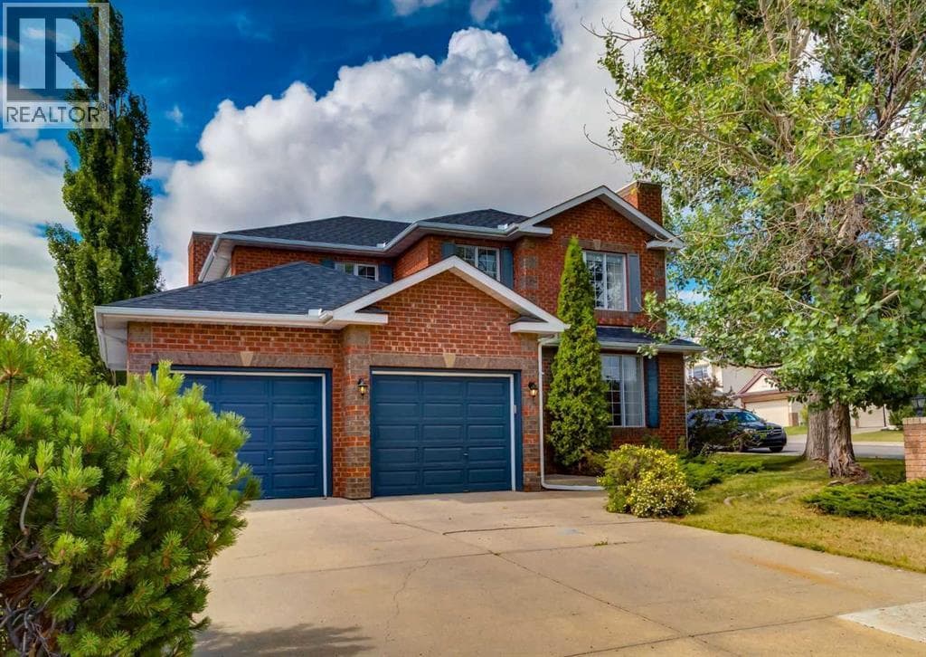 63 Arbour Lake Drive NW