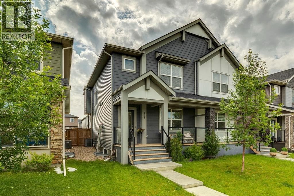 124 Wolf Willow Boulevard SE
