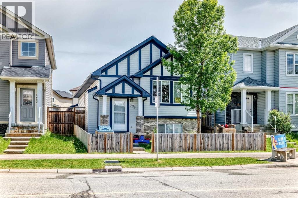 398 MARTINDALE Drive NE