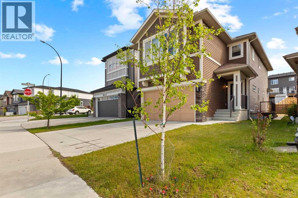 249 Lucas Crescent NW