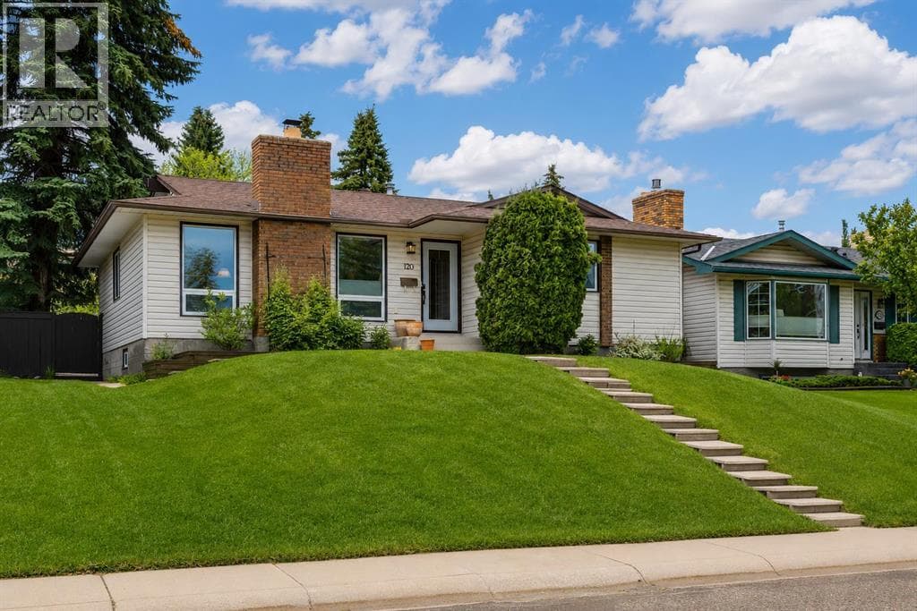 120 Silverthorn Way NW