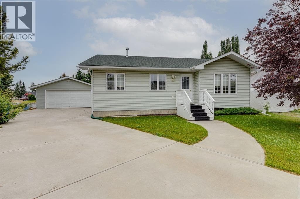 1521 Mary Place