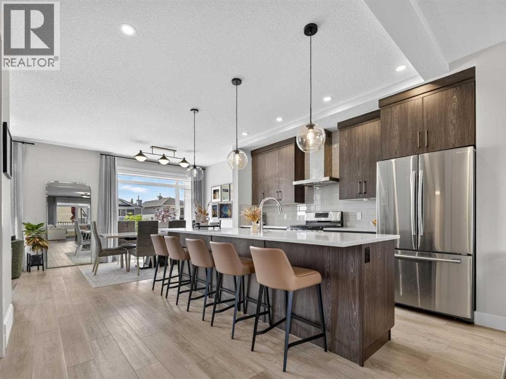 307 Royal Elm Road NW
