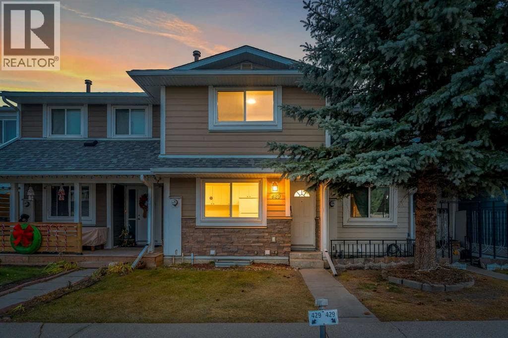 429 Georgian Villas NE