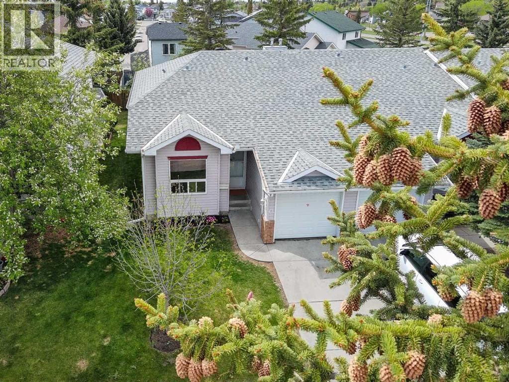 68 Catalina Circle NE