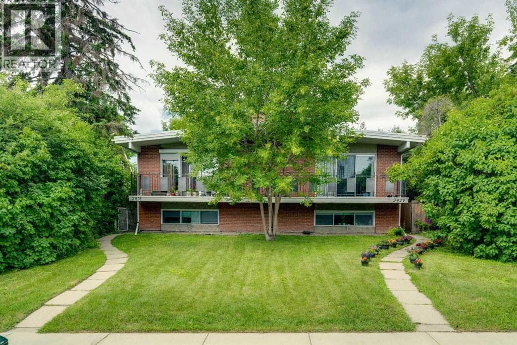 2431 & 2429 26 Street SW