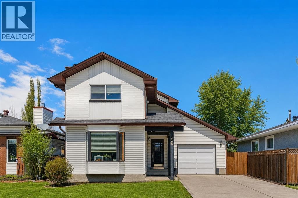 228 Marquis Place SE