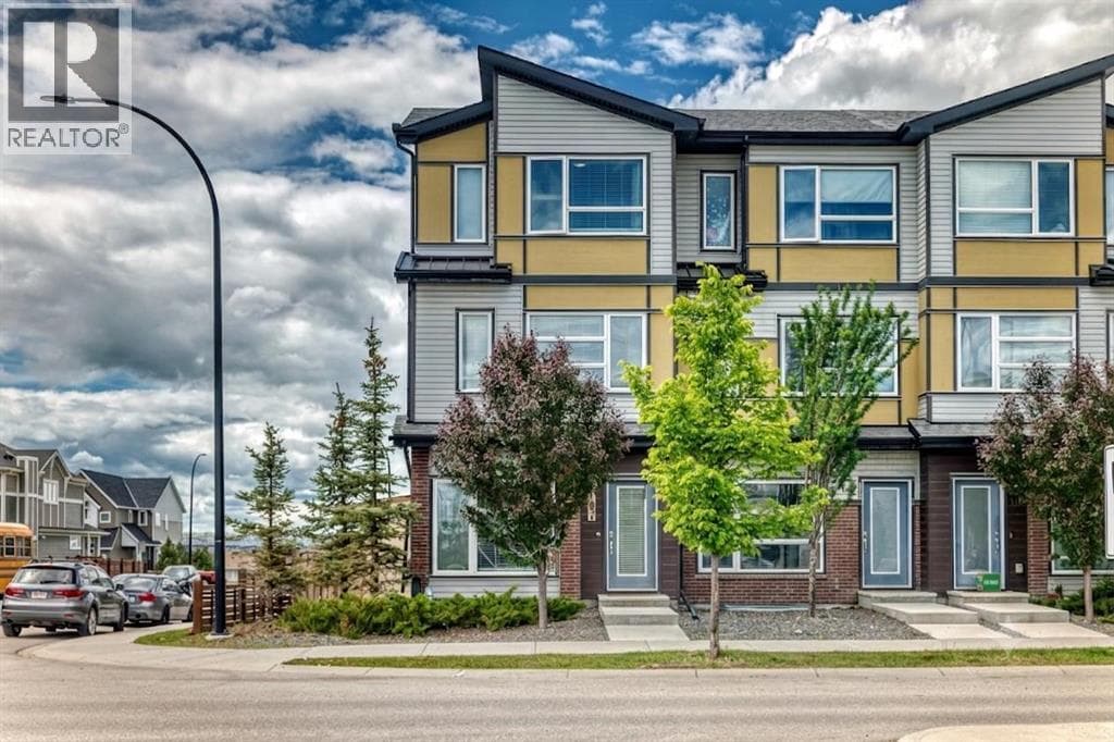 107 Lucas Boulevard NW