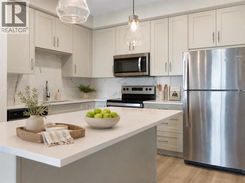 202, 150 Shawnee Square SW