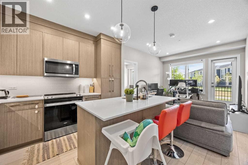 1109, 395 Skyview Parkway NE