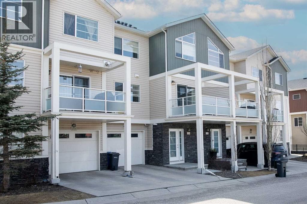 206 Redstone View NE