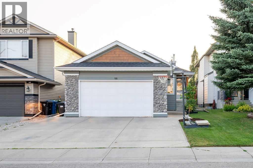 98 Chapala Grove SE