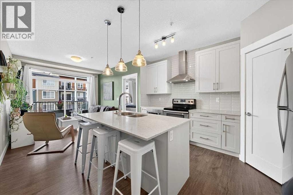 310, 10 Walgrove  SE