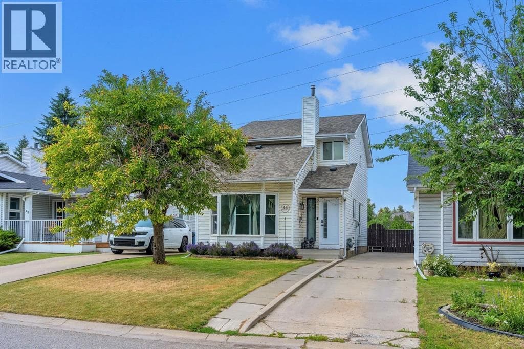 44 Strathclair Rise SW