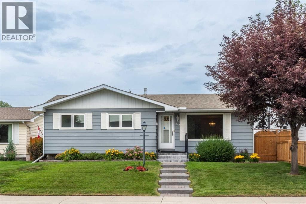 163 Lake Sylvan Close SE