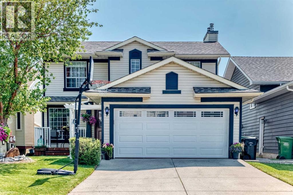 144 Riverstone Crescent SE