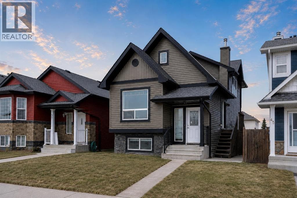 41 Saddlefield Drive NE