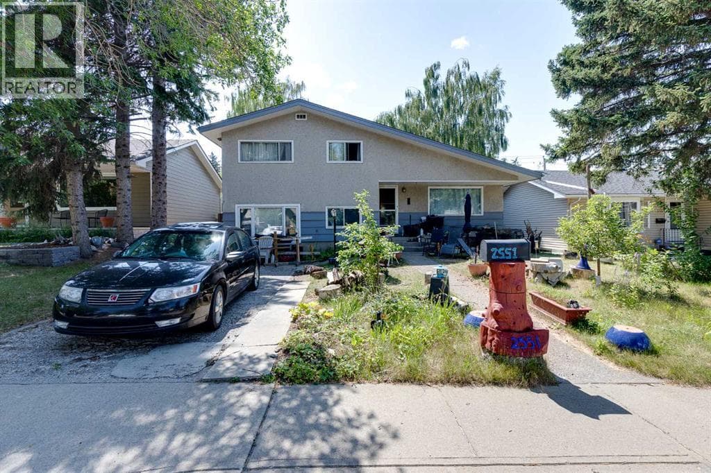 2551 Chicoutimi Drive NW
