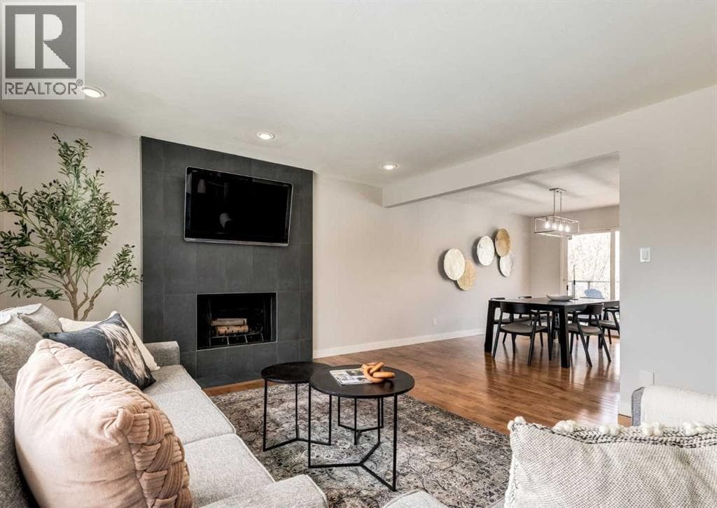 176 Mapleburn Drive SE