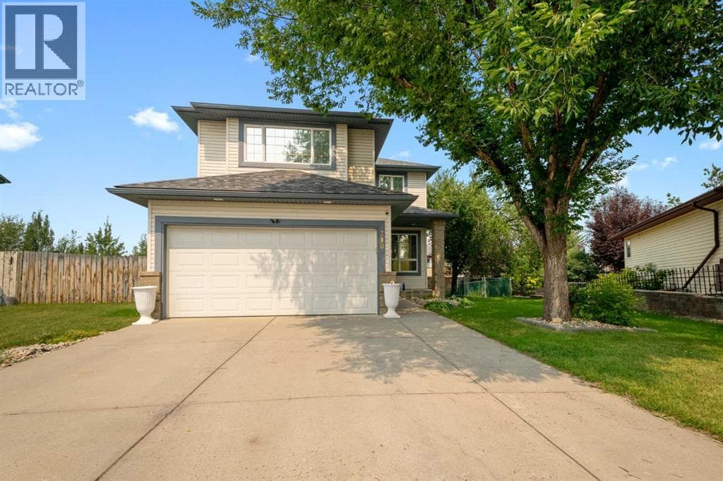 210 Highwood Village Place NW