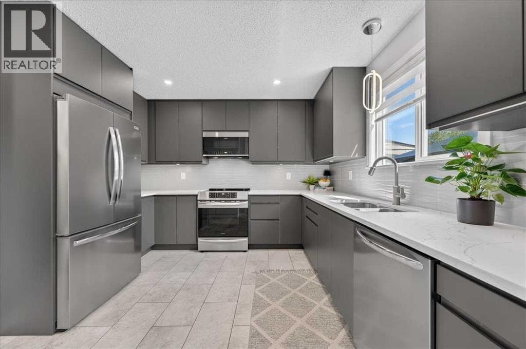 39 Midridge Gardens SE