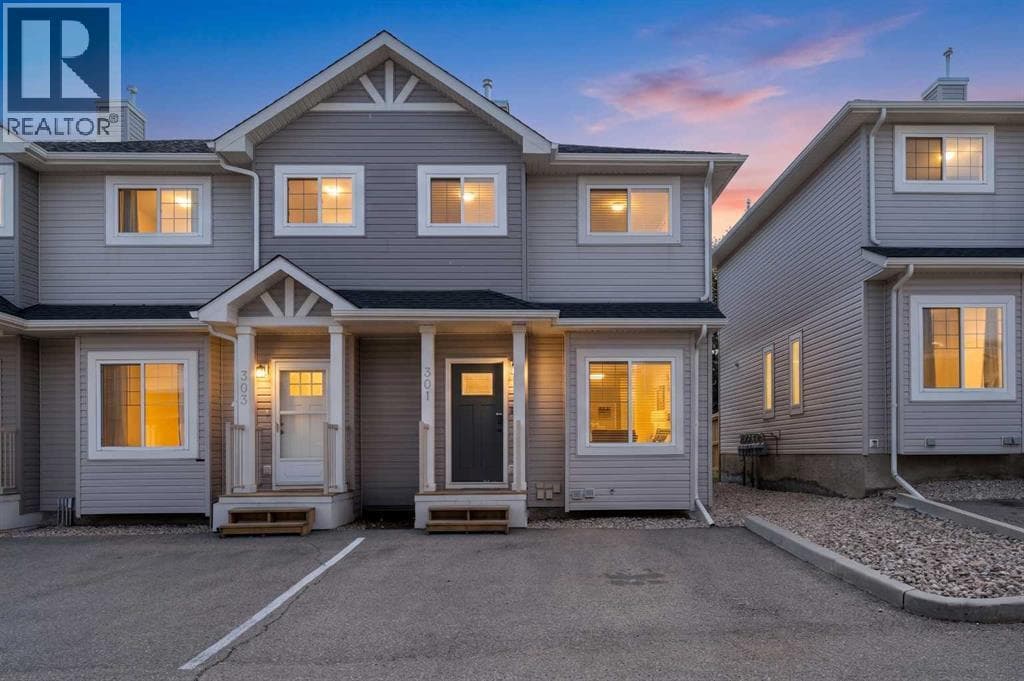 301 Strathaven Mews