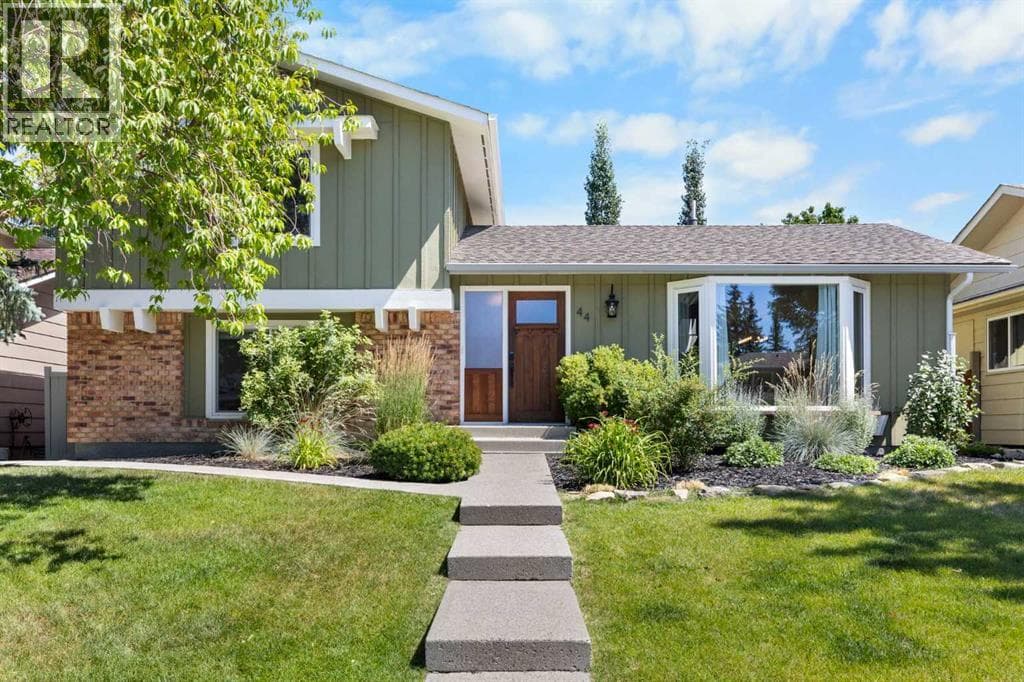 44 Sunmount Crescent SE