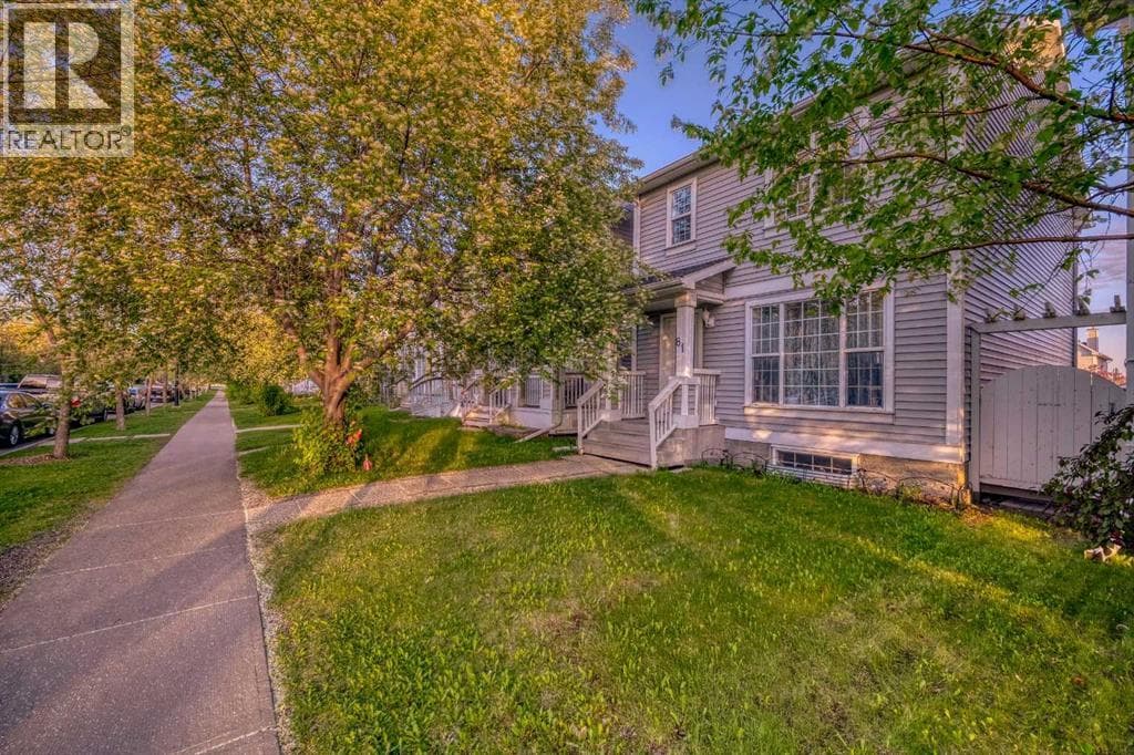 81 Prestwick Avenue SE