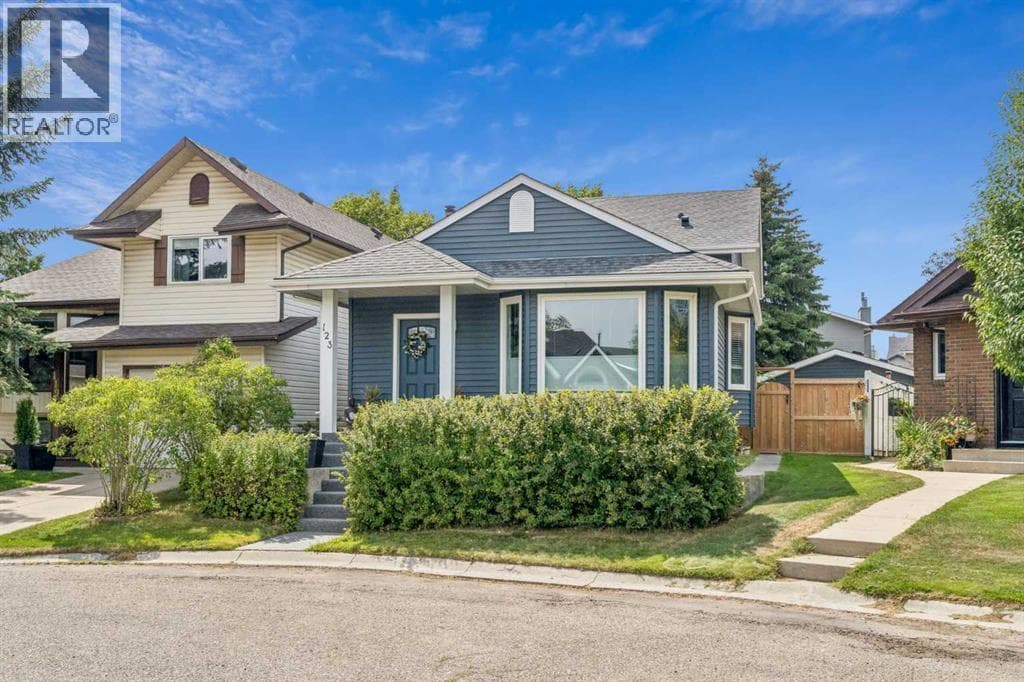 123 Riverbrook Road SE