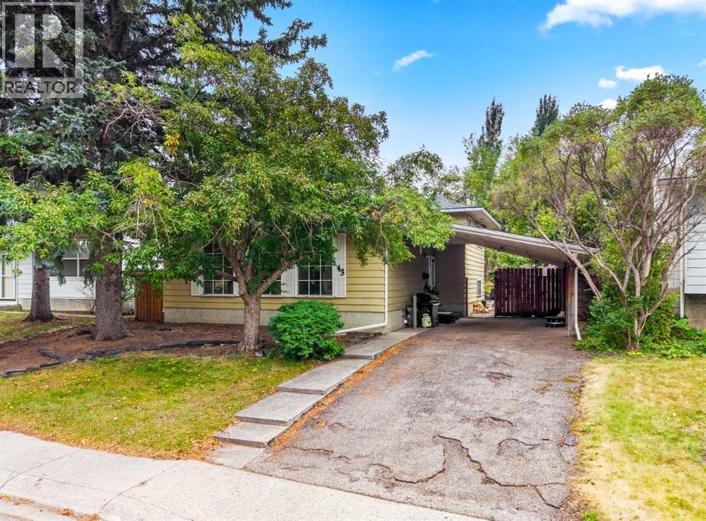 43 Lake Sylvan Close SE