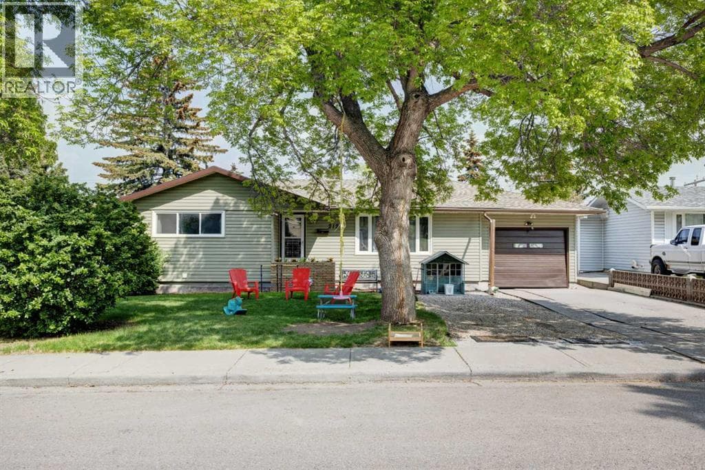 212 Hendon Drive NW