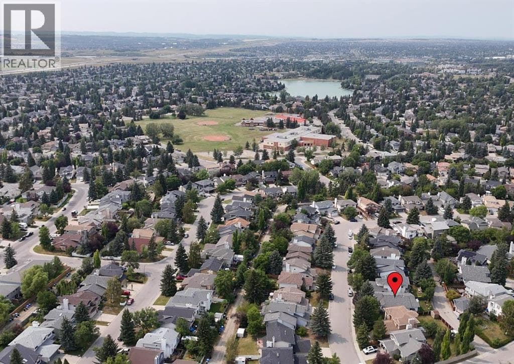15 Sunrise Crescent SE