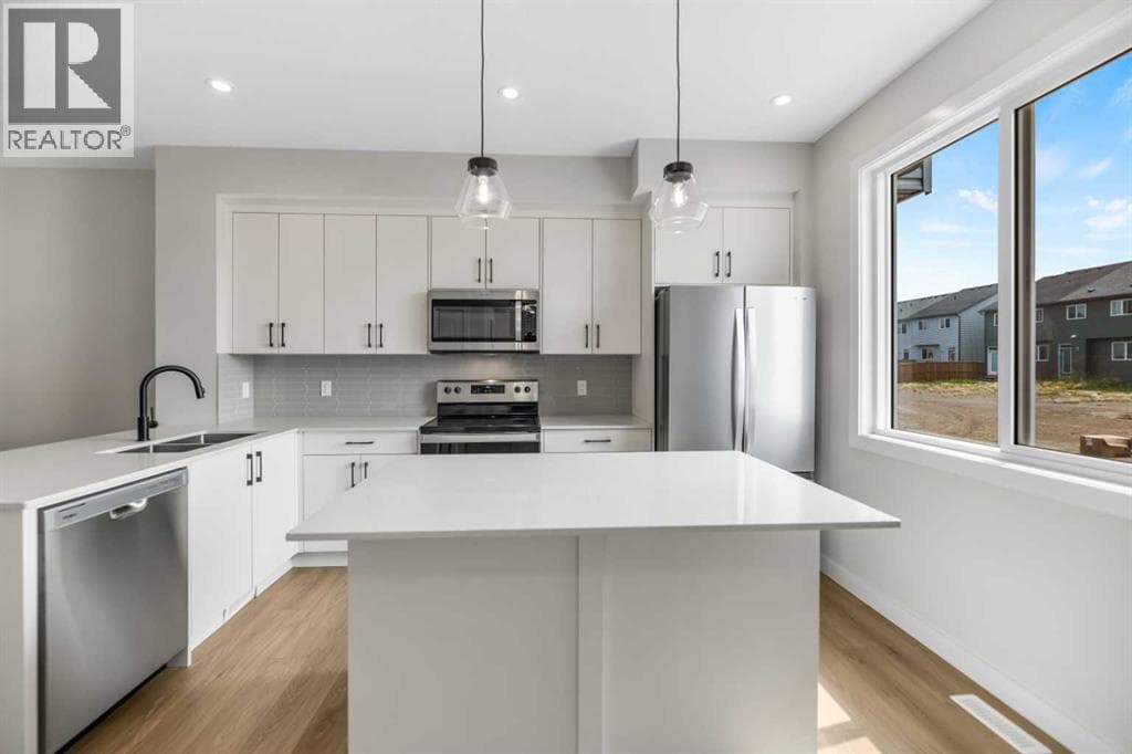 17 Savanna Place NE