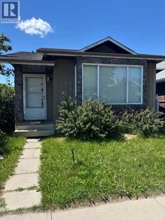 31 Martindale Close NE