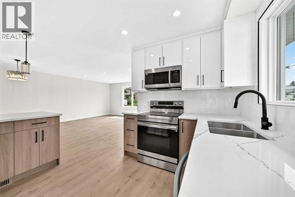 4 Abingdon Court NE