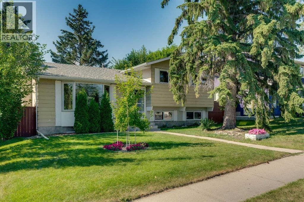 335 Queensland Drive SE