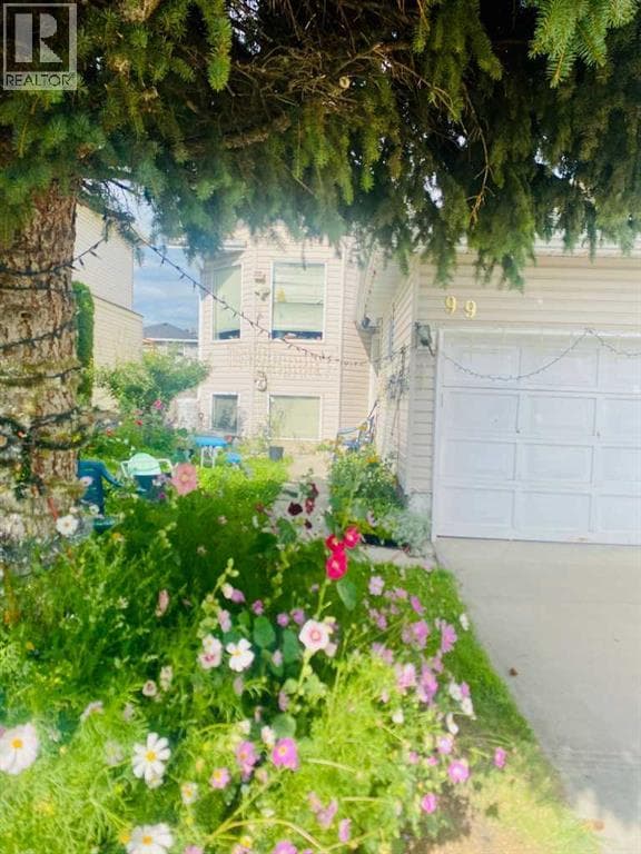 99 Applegrove Crescent SE