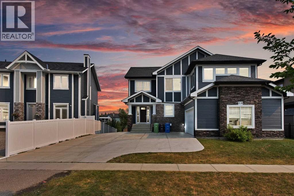 146 Canoe Crescent SW