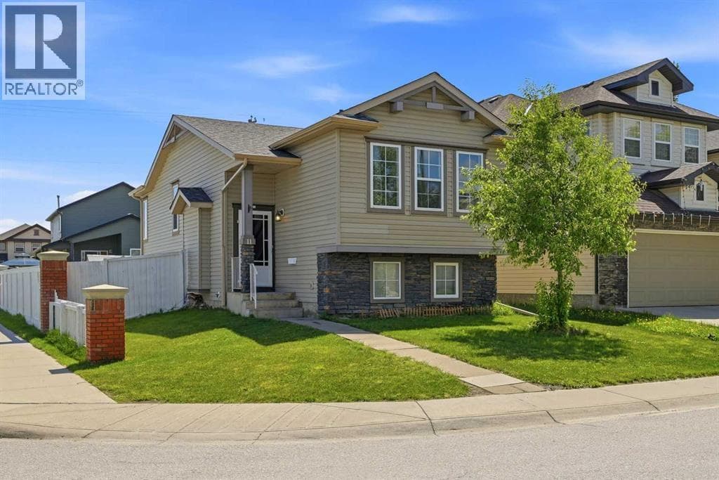 11 Covecreek Close NE