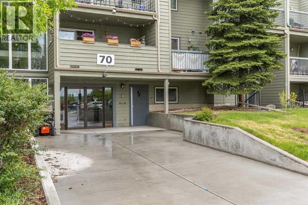 2135, 70 Glamis Drive SW