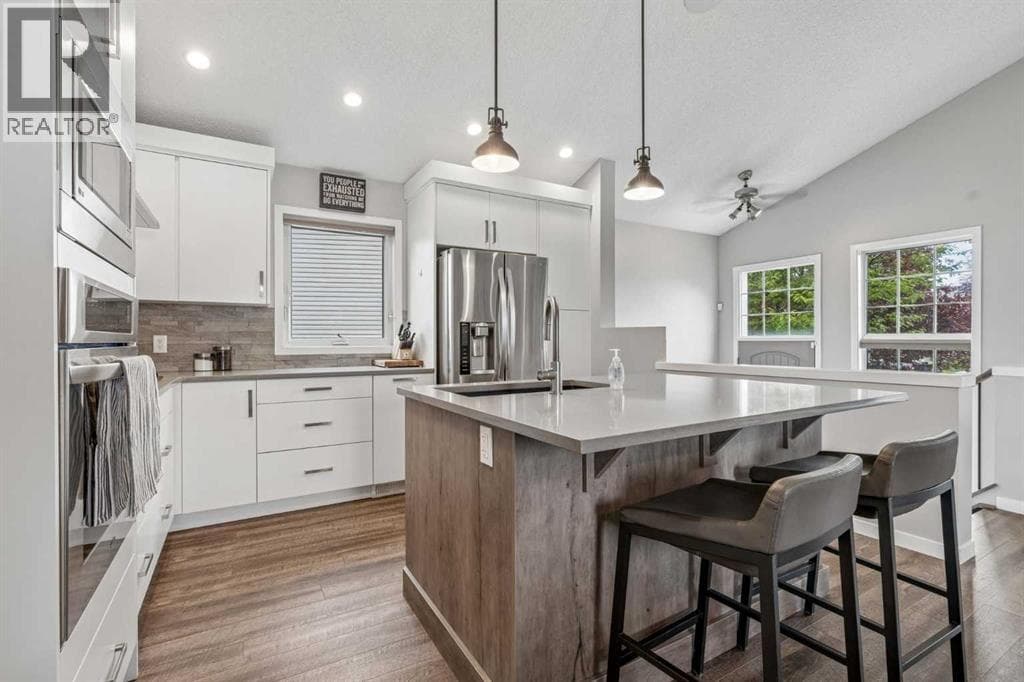 230 Mt Lorette Place SE