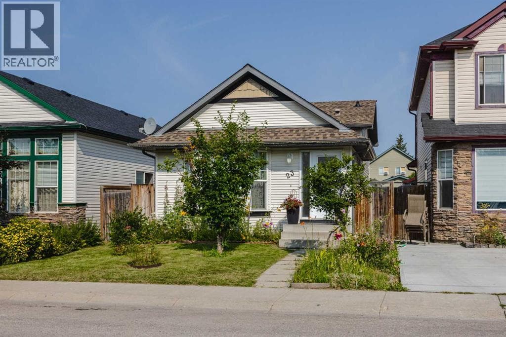 23 Tarington Way NE