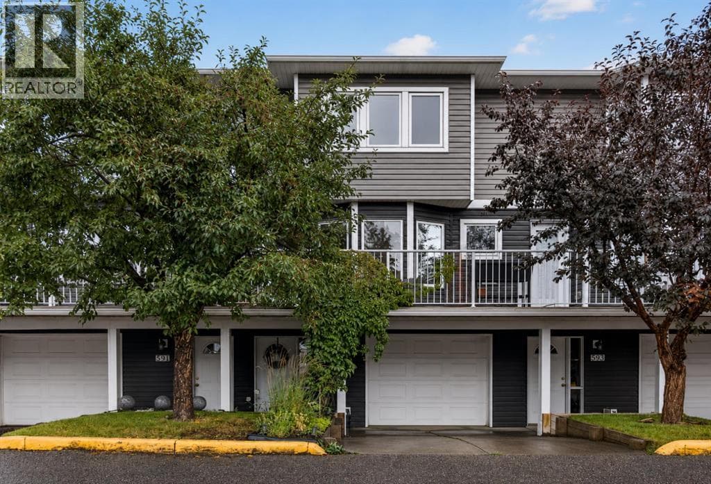 592 Regal Park NE