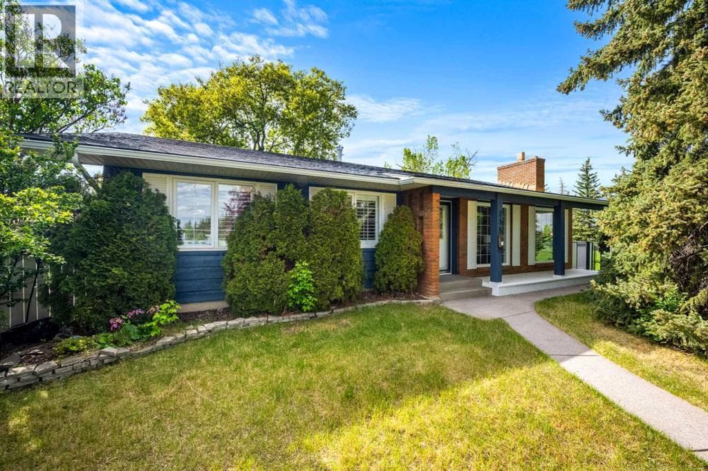 235 Lake Rosen Crescent SE