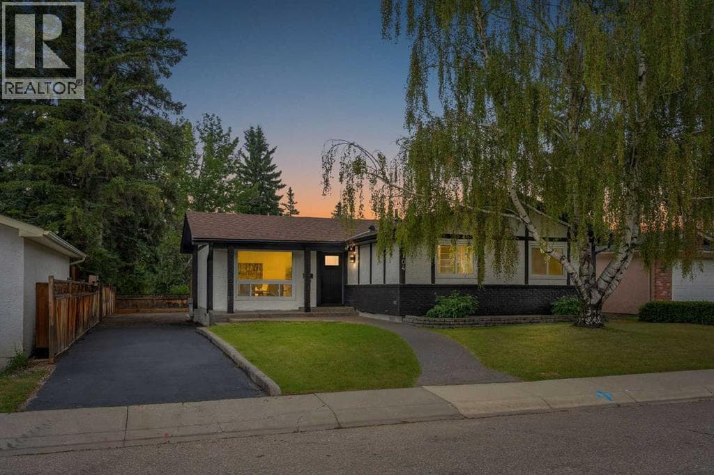 104 Oakmoor Place SW