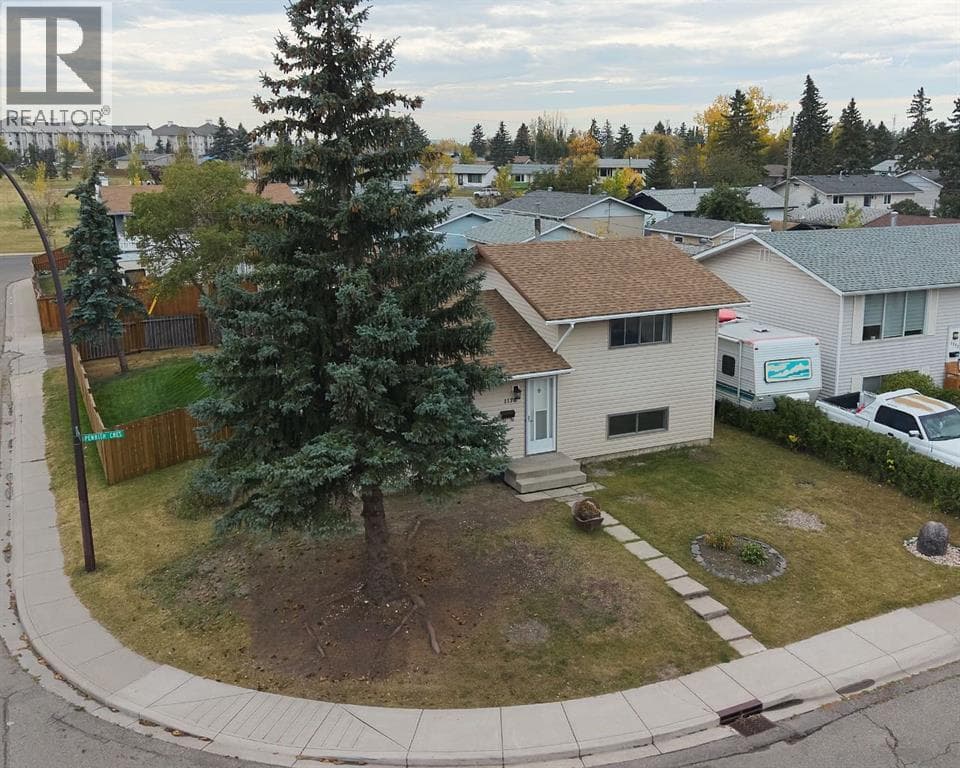 1176 Penrith Crescent SE