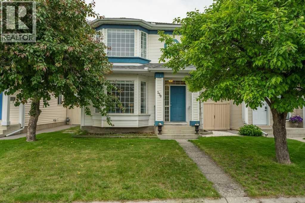 250 Mt Lorette Close SE