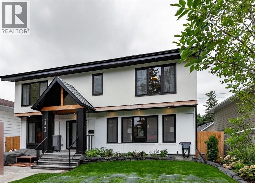 2543 Chicoutimi Drive NW