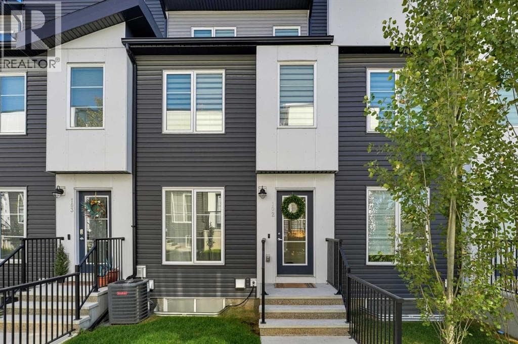 102, 474 Seton Circle SE